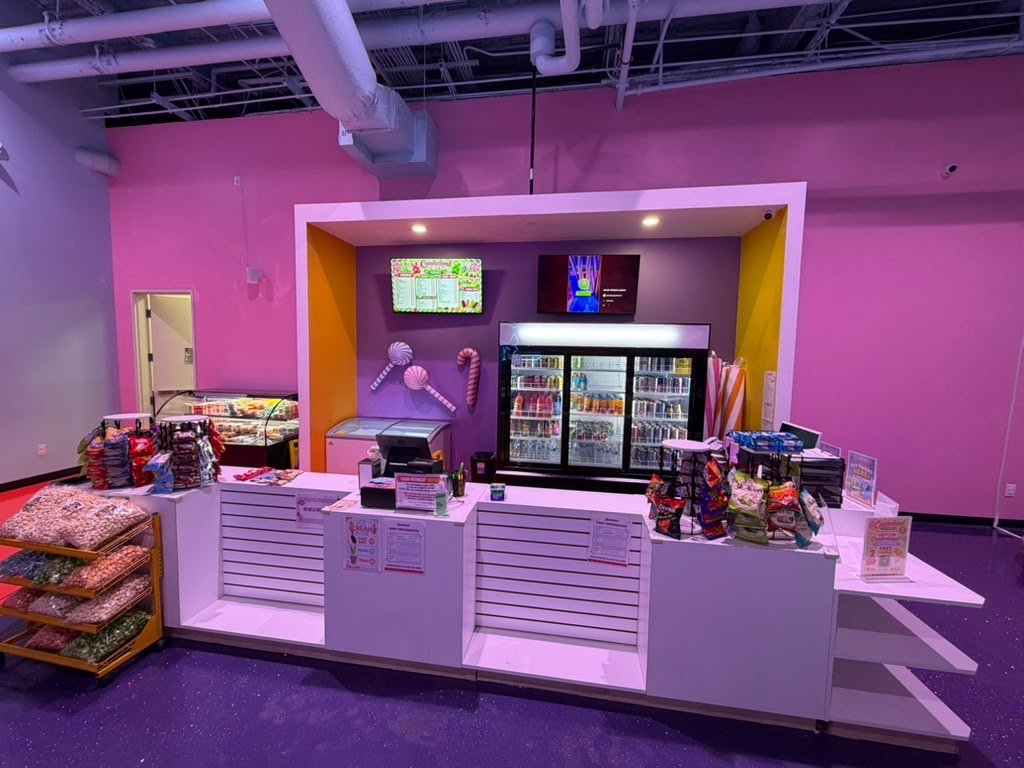 Cafe and Lounge at Candeeland El Centro